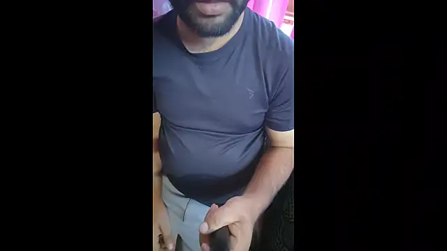Snapshot of karandeep_Bhagat chatting on 04.22.26 karandeep Bhagat online show from 04.22.26