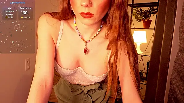 Snapshot of KarenSmitht chatting on 02.20.26 KarenSmitht online show from 02.20.26