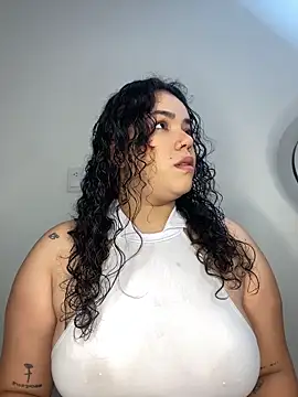 krisstenSantos online show from 10.27.25