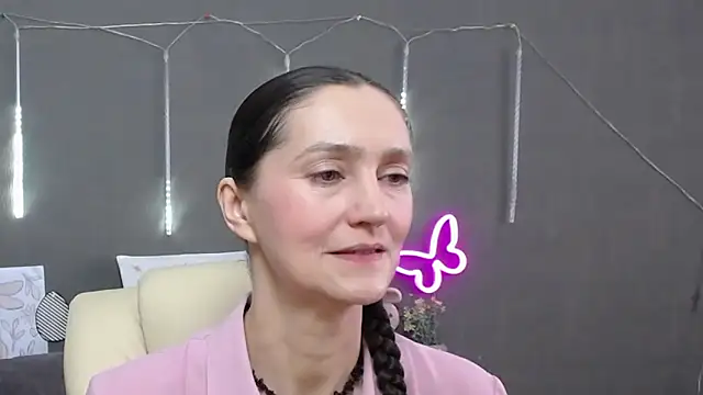 TayaFinch online show from 04.04.26