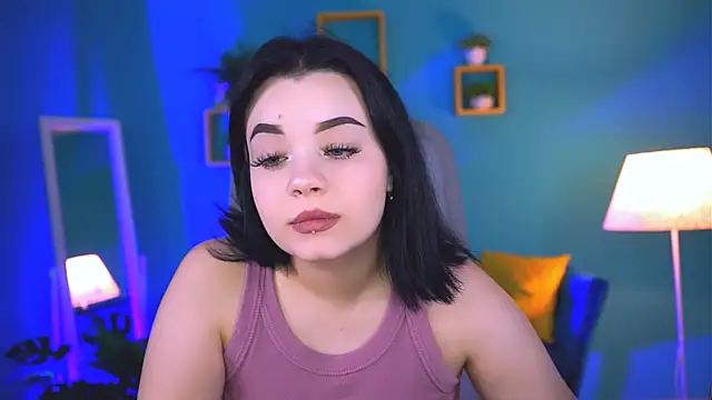 leslierowe  online show from 10.05.25