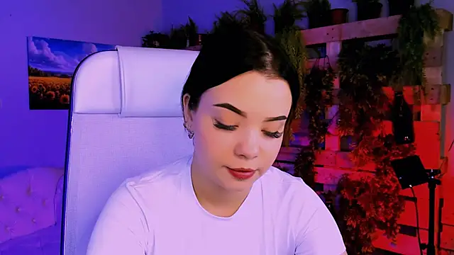 leslierowe  online show from 10.20.25