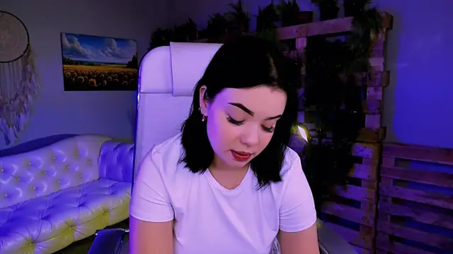 leslierowe  online show from 10.26.25