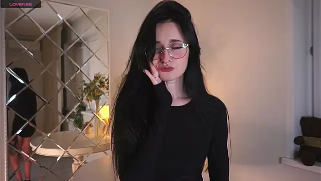 Snapshot of DarcyAspacio chatting on 09.23.25 DarcyAspacio online show from 09.23.25