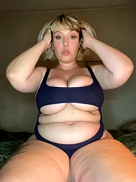 Snapshot of STRIPsegale chatting on 10.06.25 STRIPsegale online show from 10.06.25