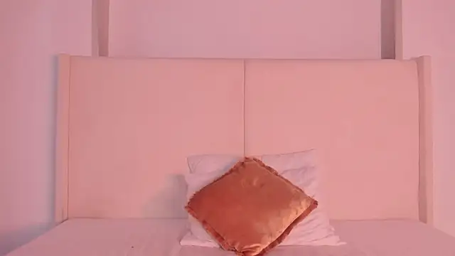 Sofi glow online show from 02.04.26