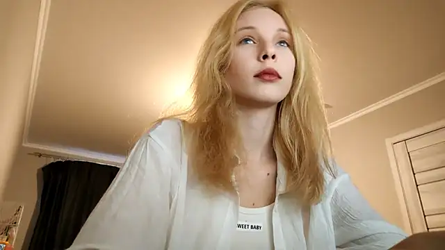 Fafa Fluff online show from 09.28.25