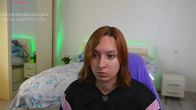 Snapshot of LilyannRosse chatting on 10.12.25 LilyannRosse online show from 10.12.25