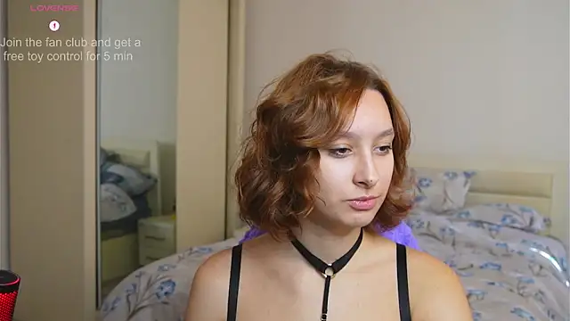 Snapshot of LilyannRosse chatting on 10.14.25 LilyannRosse online show from 10.14.25