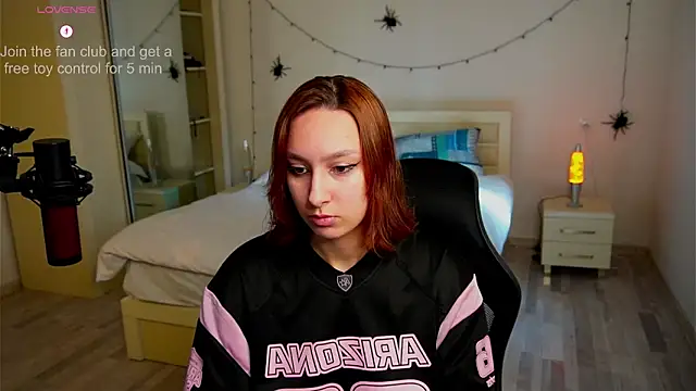 Snapshot of LilyannRosse chatting on 10.25.25 LilyannRosse online show from 10.25.25