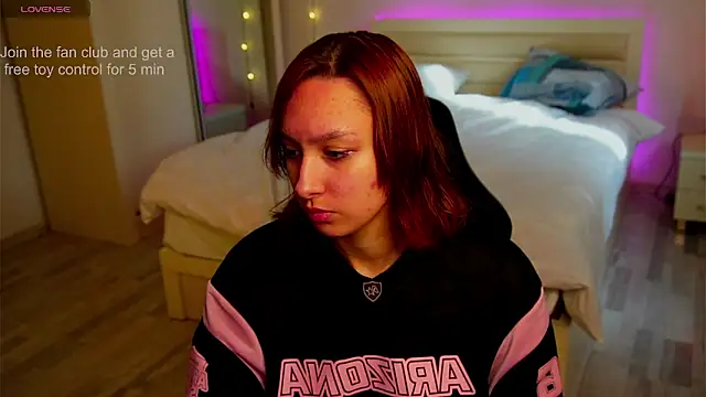 Snapshot of LilyannRosse chatting on 10.26.25 LilyannRosse online show from 10.26.25