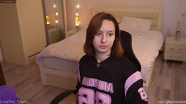 Snapshot of LilyannRosse chatting on 11.03.25 LilyannRosse online show from 11.03.25