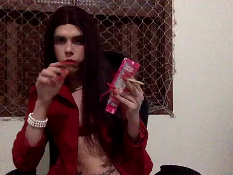 Snapshot of gisele23cm chatting on 06.12.26 gisele23cm online show from 06.12.26