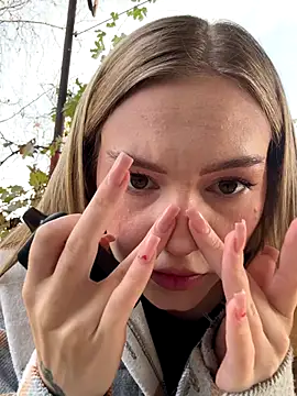 Snapshot of MilaMoone chatting on 11.05.25 MilaMoone online show from 11.05.25