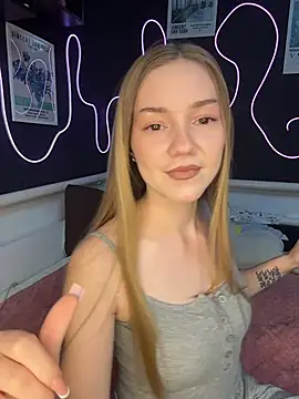 MilaMoone online show from 03.03.26