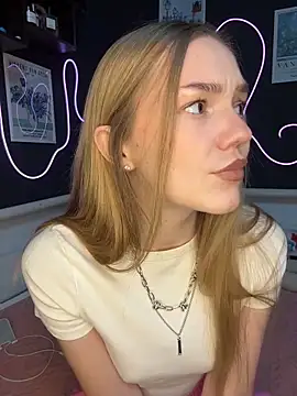 MilaMoone online show from 03.06.26