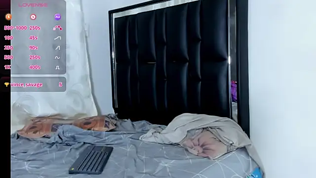 Snapshot of ArexBlakk chatting on 11.06.25 ArexBlakk online show from 11.06.25