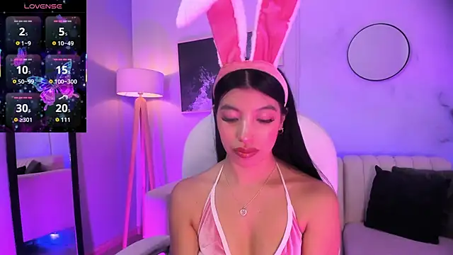 Tiffany Low online show from 10.29.25