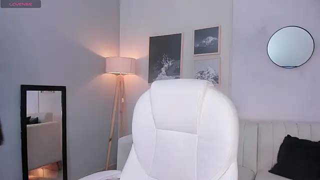 Tiffany Low online show from 12.14.25