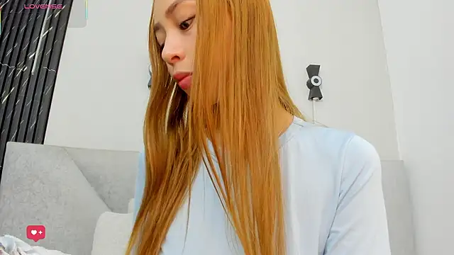 Naomi Rousse online show from 02.23.26