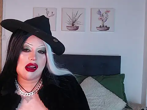 Snapshot of Andrea_secret_ chatting on 10.08.25 Andrea secret online show from 10.08.25