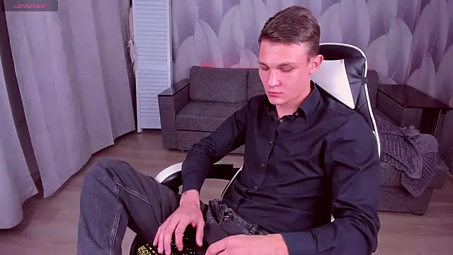 AdamGold01 online show from 10.02.25