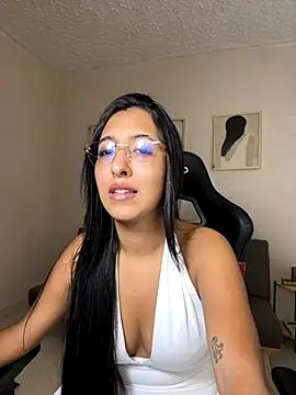 Valerygomez02 online show from 10.28.25