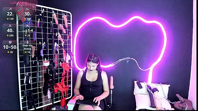 Snapshot of Mistress_Megan_BDSM chatting on 10.22.25 Mistress Megan BDSM online show from 10.22.25