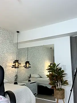 EMILIIA RICHTER   online show from 09.29.25