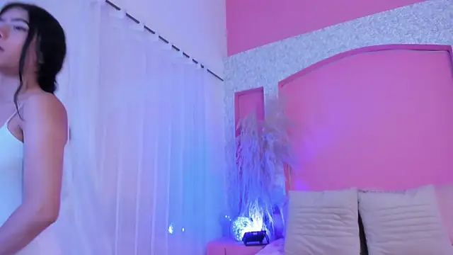 Peytonn Monroe online show from 04.07.26