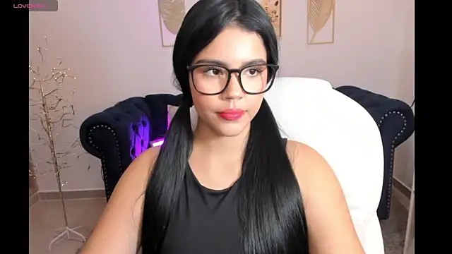 Snapshot of Mila_blaze chatting on 11.07.25 Mila blaze online show from 11.07.25