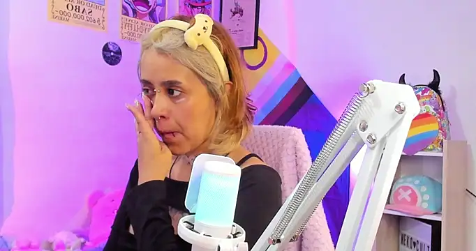 NekoWaifu online show from 09.27.25