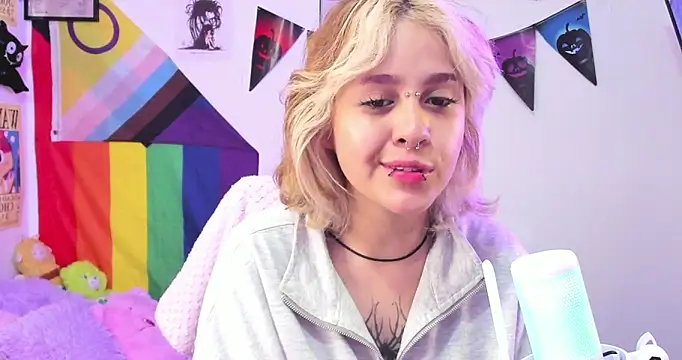 NekoWaifu online show from 10.18.25