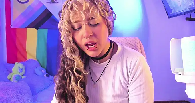 NekoWaifu online show from 11.18.25