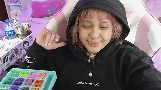 Snapshot of NekoWaifu chatting on 04.29.26 NekoWaifu online show from 04.29.26