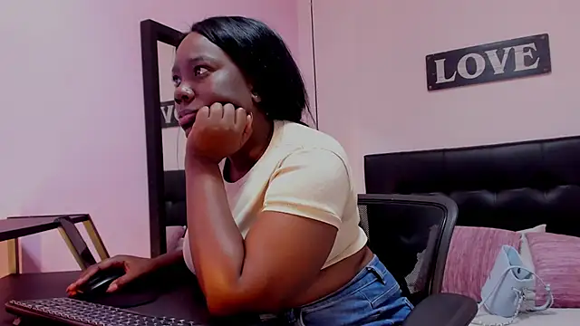 Zaira-Black online show from 11.14.25