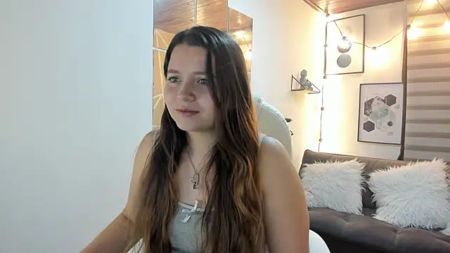 Snapshot of sophiee09_ chatting on 10.10.25 sophiee09 online show from 10.10.25