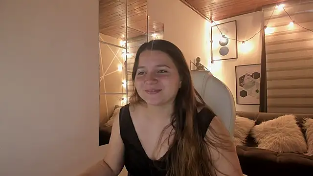 Snapshot of sophiee09_ chatting on 10.14.25 sophiee09 online show from 10.14.25