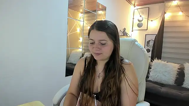 Snapshot of sophiee09_ chatting on 10.20.25 sophiee09 online show from 10.20.25