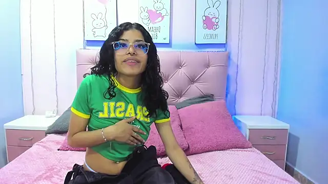 Snapshot of Issaa_Tyler chatting on 10.19.25 Issaa Tyler online show from 10.19.25