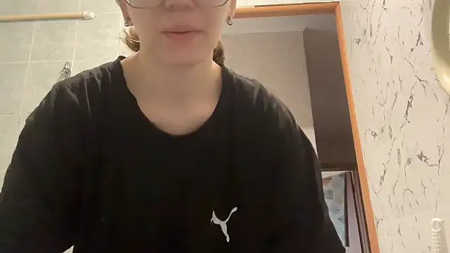 MargarettNewbie online show from 09.27.25