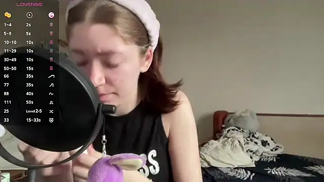 MargarettNewbie online show from 10.31.25