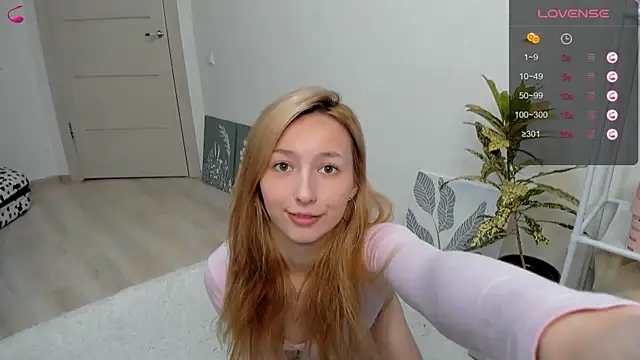 SandyCramerrr online show from 10.13.25