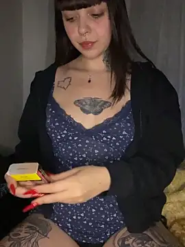 ravenadark online show from 10.17.25