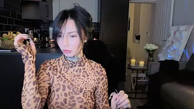 Snapshot of jeans-and-peach chatting on 10.25.25 jeans-and-peach online show from 10.25.25