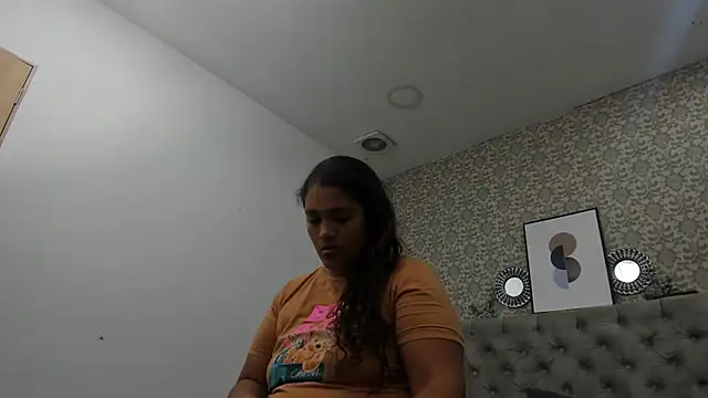 Hanna Marshall  online show from 10.28.25