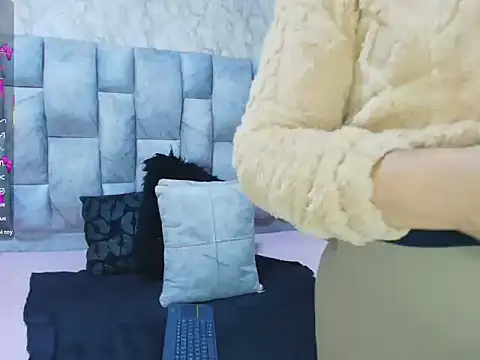 Snapshot of sofiagutierrez__ chatting on 10.02.25 sofiagutierrez online show from 10.02.25