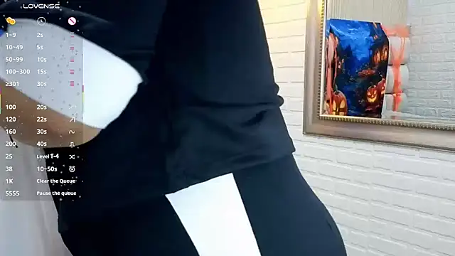 Snapshot of sofiagutierrez__ chatting on 10.13.25 sofiagutierrez online show from 10.13.25