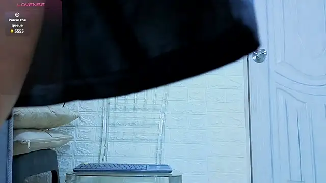 sofiagutierrez   online show from 12.15.25