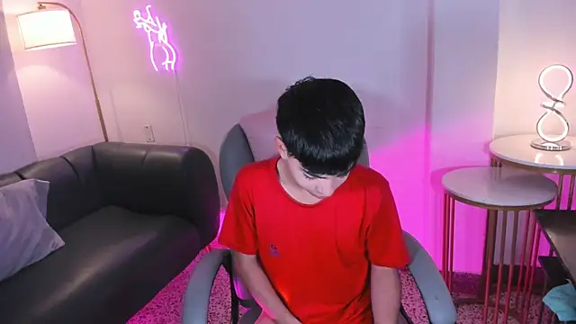 Snapshot of Peter_chase chatting on 11.09.25 Peter chase online show from 11.09.25